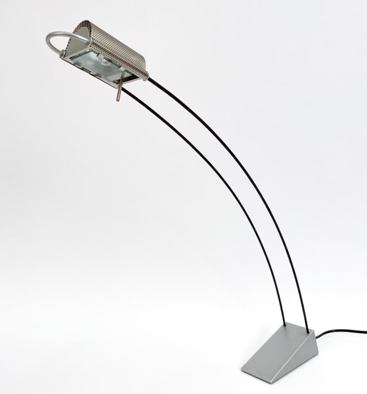 ROBERT SONNEMAN FOR KOVACS ?PAPER CLIP? LAMP: desk lamp designed by Robert Sonneman for Kovacs. Circa 1990's. Apparently unsigned. Dimensions: H 19.5" x W 20" x D 2.75" Condition: Untested. Couple handling marks consistent with use.