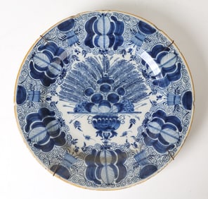 19TH CENTURY DUTCH DELFT 'PEACOCK' PLATE