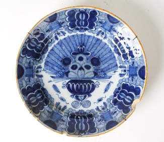 19TH CENTURY DUTCH DELFT 'PEACOCK' PLATE