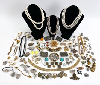 GROUPING OF ESTATE COSTUME JEWELRY