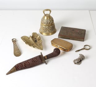 VINTAGE & ANTIQUE DECORATIVE BRASS GROUPING