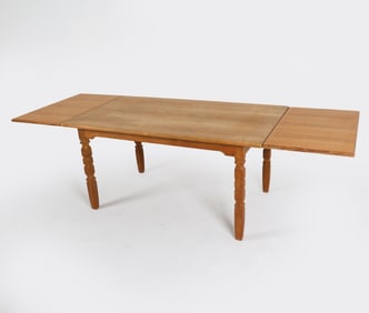 KJAERNULF STYLE OAK EXPANDING DINING TABLE C.1970