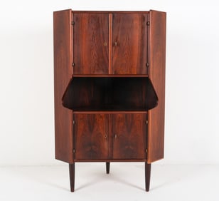 OMANN JUN STYLE DANISH ROSEWOOD CORNER CABINET