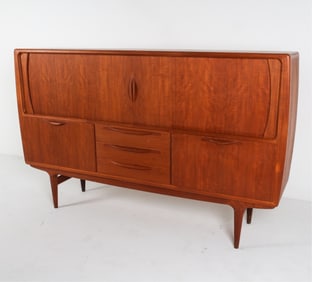 JOHANNES ANDERSEN TEAK SIDEBOARD C.1970'S