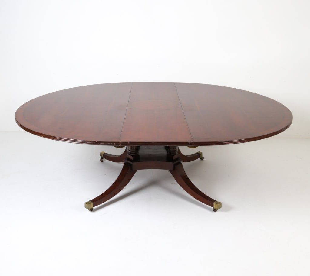 GEORGIAN STYLE MAHOGANY EXPANDING DINING TABLE (1 of 18)