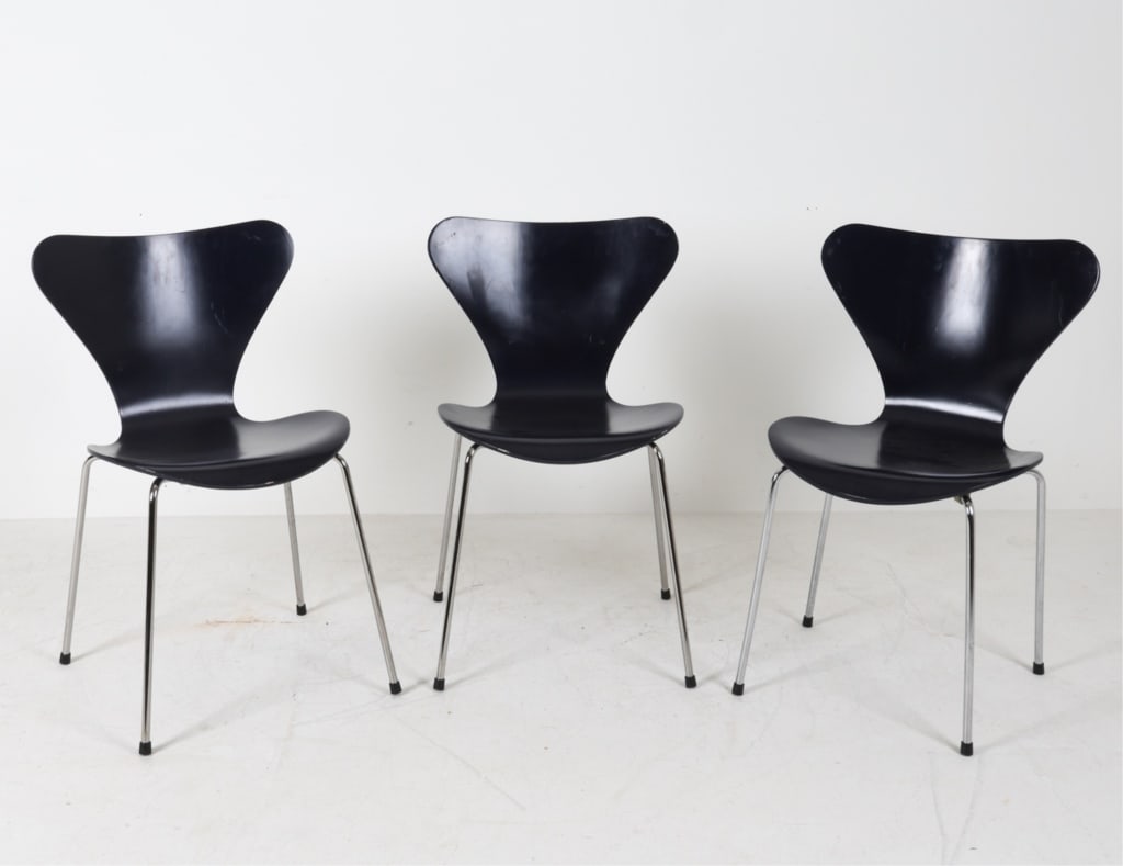 (3) DANISH 'SERIES 7' SIDE CHAIRS BY ARNE JACOBSEN (1 of 11)