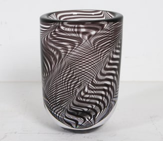 STUDIO AHUS SWEDISH ART GLASS VASE