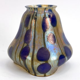 IRIDESCENT ART GLASS LAMP SHADE