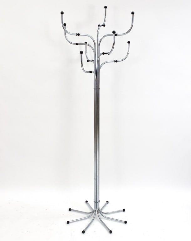 SIDSE WERNER FOR FRITZ HANSEN DANISH COAT TREE: Steel coat tree/rack with 8 arms each with 3 possible ways for hanging. Designed by Sidse Werner for Fritz Hansen, apparently unsigned. Dimensions: H 76.5" x Dia 23.5" Condition: Some minor wear/surfa