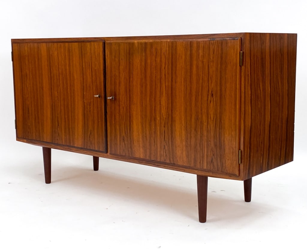 POUL HUNDEVAD FOR HU MOBLER ROSEWOOD SIDEBOARD: Danish, circa 1960's. Includes (2) keys. Dimensions: H 29.75" x W 54.5" x D 17.25" Condition: Light surface wear including scratches and marks. JE169