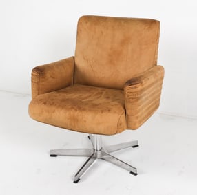 DE SEDE STYLE LEATHER SWIVEL CHAIR C.1960'S