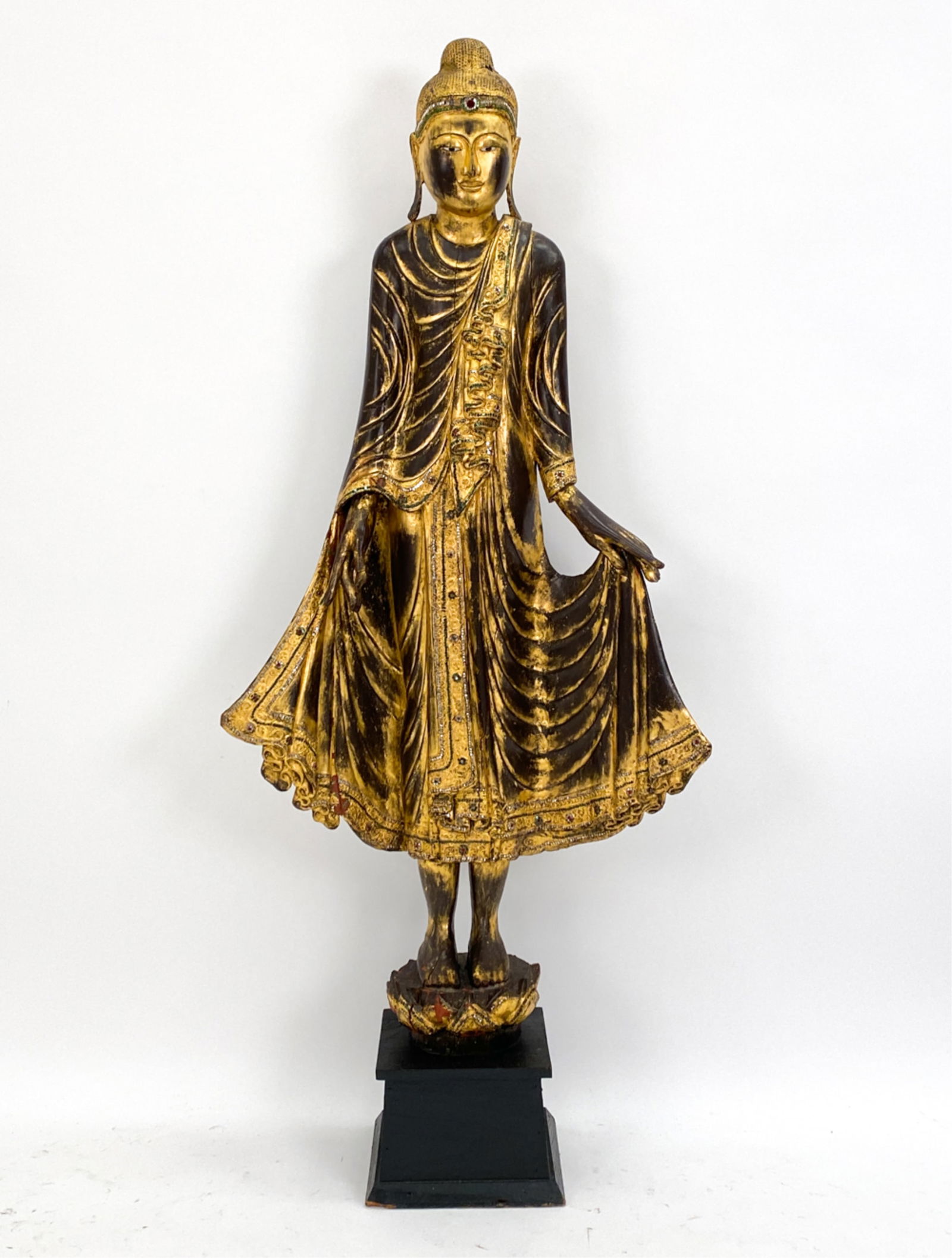 LARGE CARVED WOODEN MANDALAY BUDDHA STATUE (1 of 18)