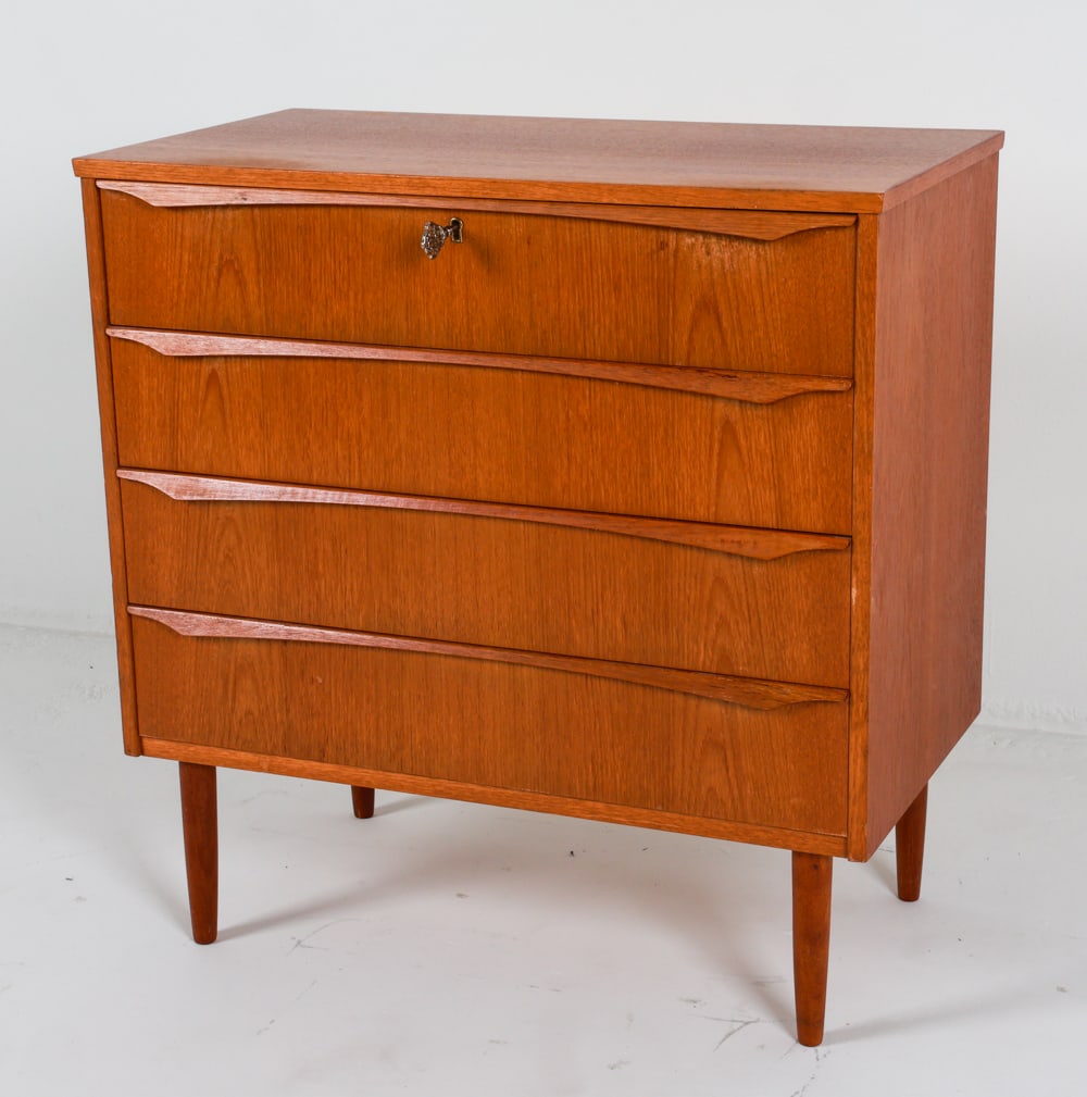 DANISH TEAK CHEST OF DRAWERS C.1960'S (1 of 19)