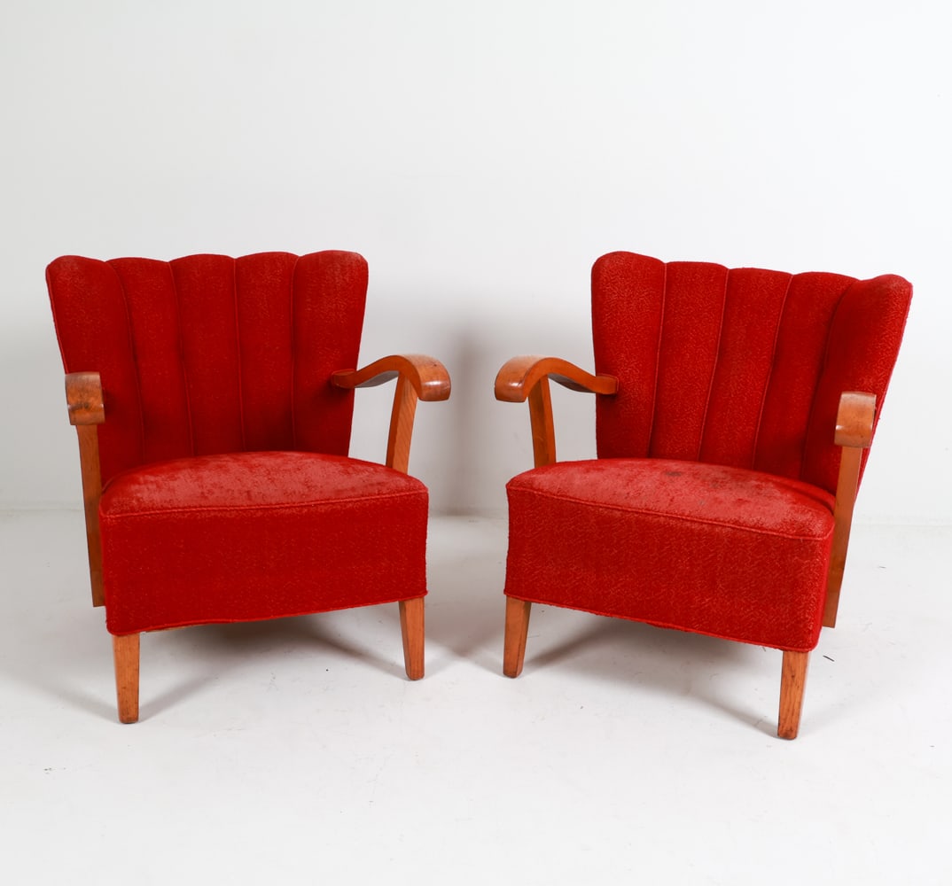 PAIR BOESEN STYLE DANISH OAK LOUNGE CHAIRS C.1950S (1 of 13)