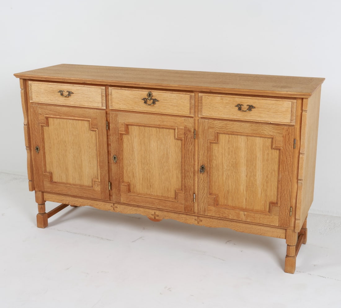 KJAERNULF STYLE DANISH OAK SIDEBOARD C. 1970'S (1 of 17)