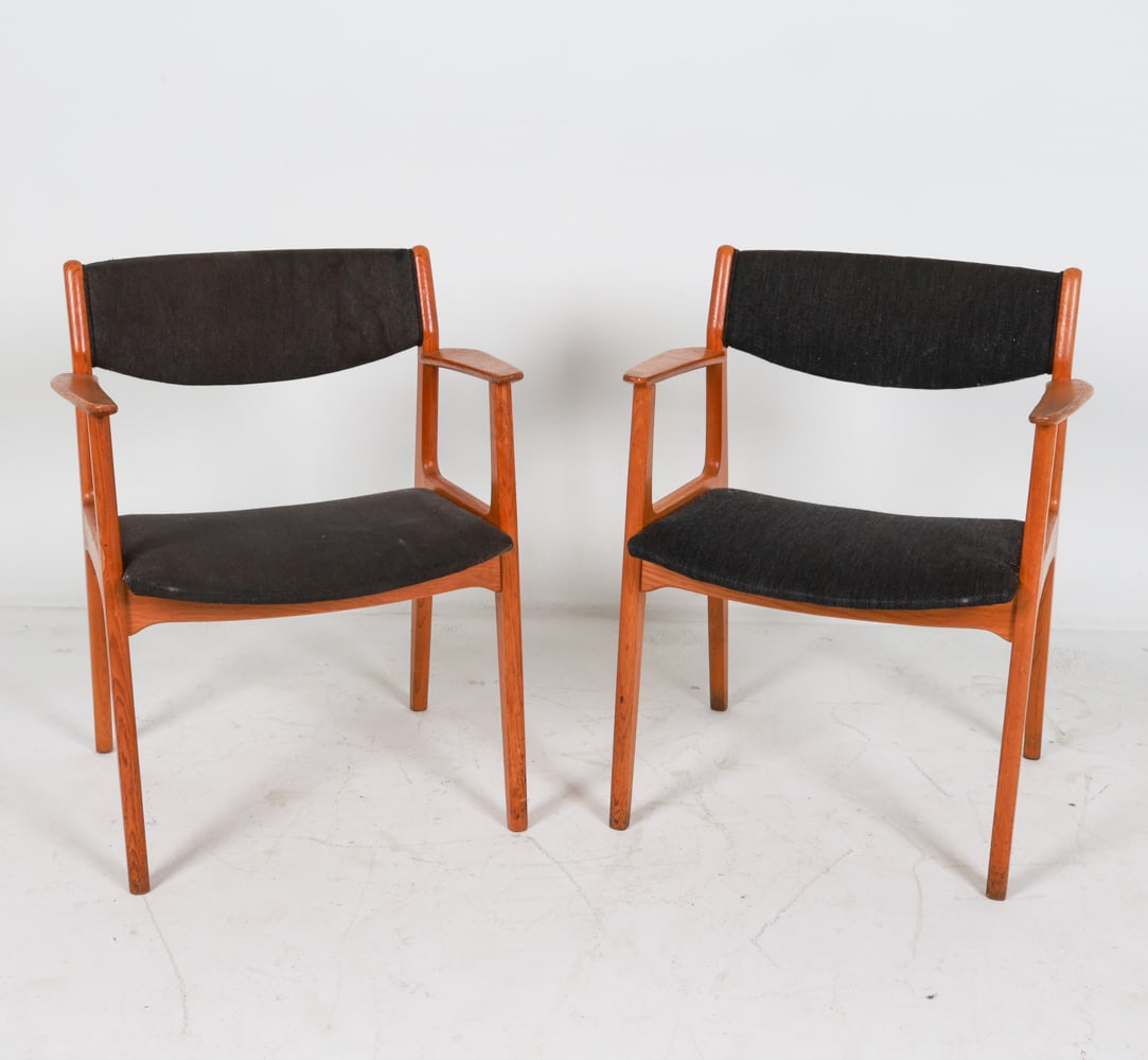PAIR OF DANISH OAK DINING CHAIRS C. 1970'S (1 of 11)