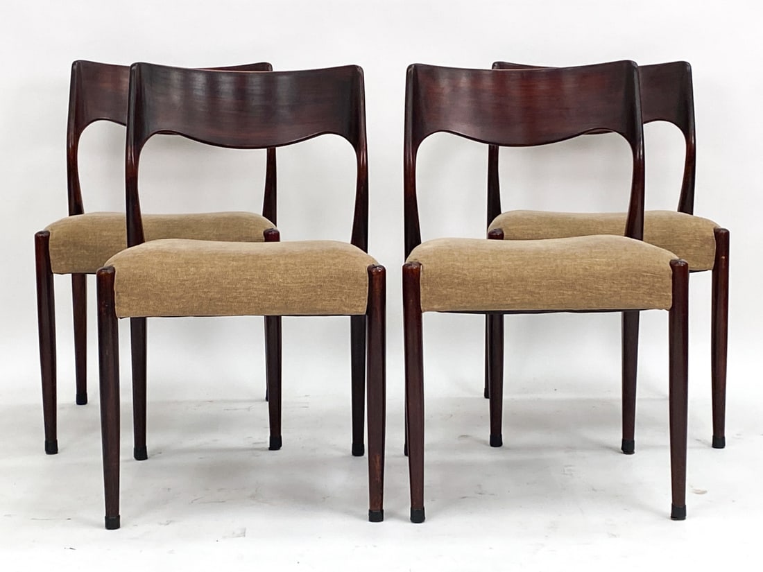 (4) NIELS MOLLER MODEL 71 TEAK DINING CHAIRS (1 of 14)