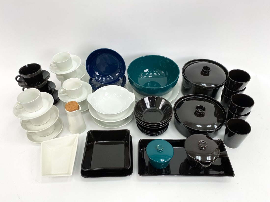 ARABIA FINLAND PORCELAIN GROUPING C. 1970'S (1 of 19)