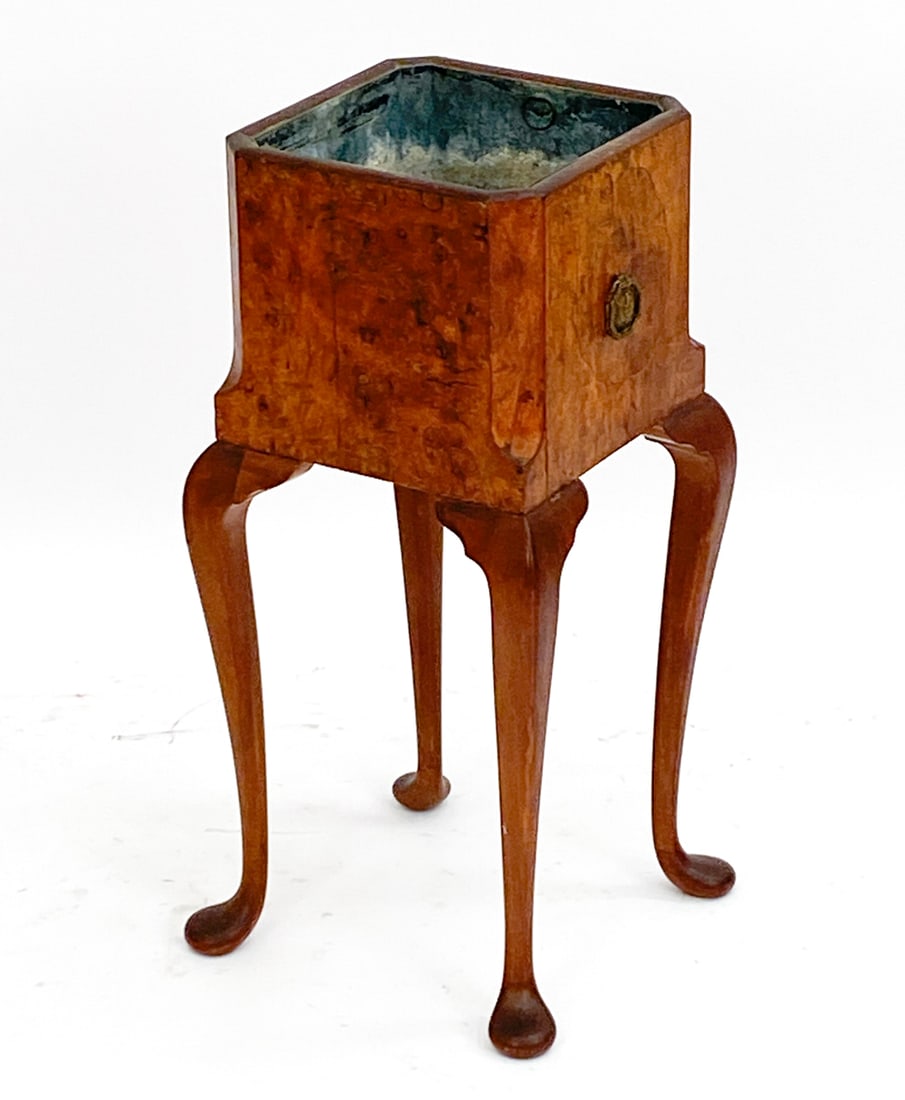 QUEEN ANNE STYLE WALNUT PLANTER C. 1930'S (1 of 10)