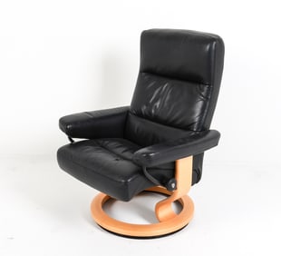 EKORNES STRESSLESS LEATHER RECLINER C. 1970'S