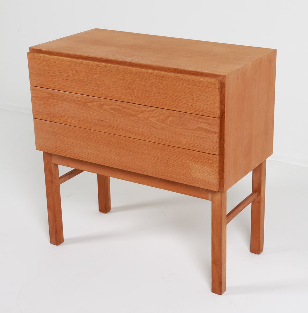 OMANN JUN STYLE DANISH OAK SIDE CHEST C. 1970'S (1 of 13)