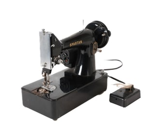 SINGER 'SPARTAN' SEWING MACHINE C.1960'S