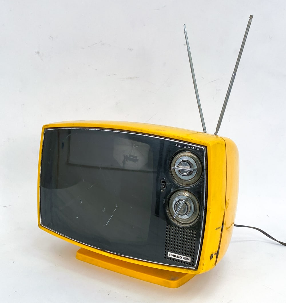 PHILCO FORD SOLID STATE SPACE AGE PORTABLE TV (1 of 18)