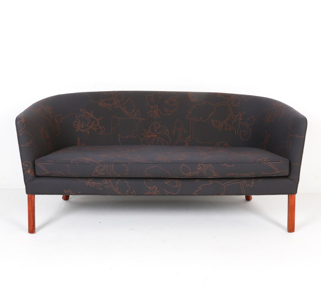CONTEMPORARY SETTEE SOFA (1 of 14)