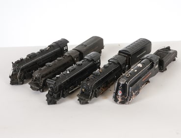 GROUPING OF LIONEL ENGINES INCL. PRE-WAR MODEL