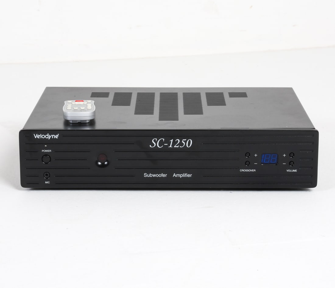VELODYNE SC-1250 SUBWOOFER AMPLIFIER (1 of 13)