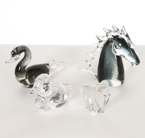 GROUPING OF ART GLASS ANIMALS