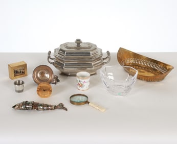 DECORATIVE GROUPING INCL. TIFFANY CLOCK