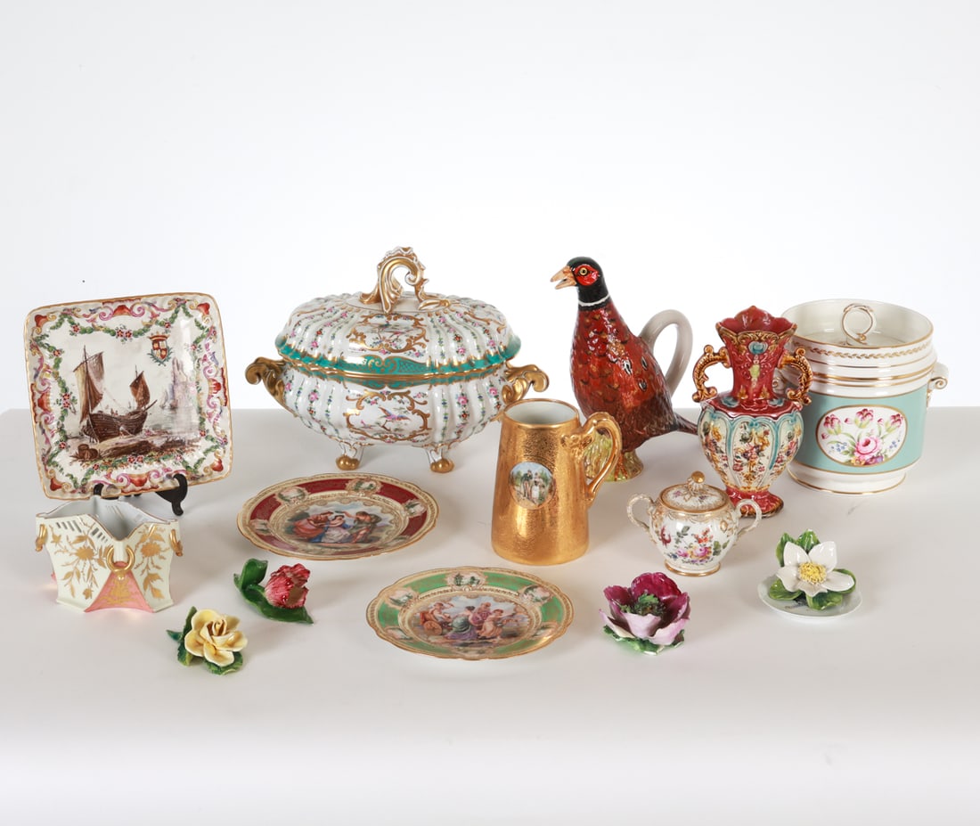 DECORATIVE PORCELAIN & CERAMIC GROUPING (1 of 16)