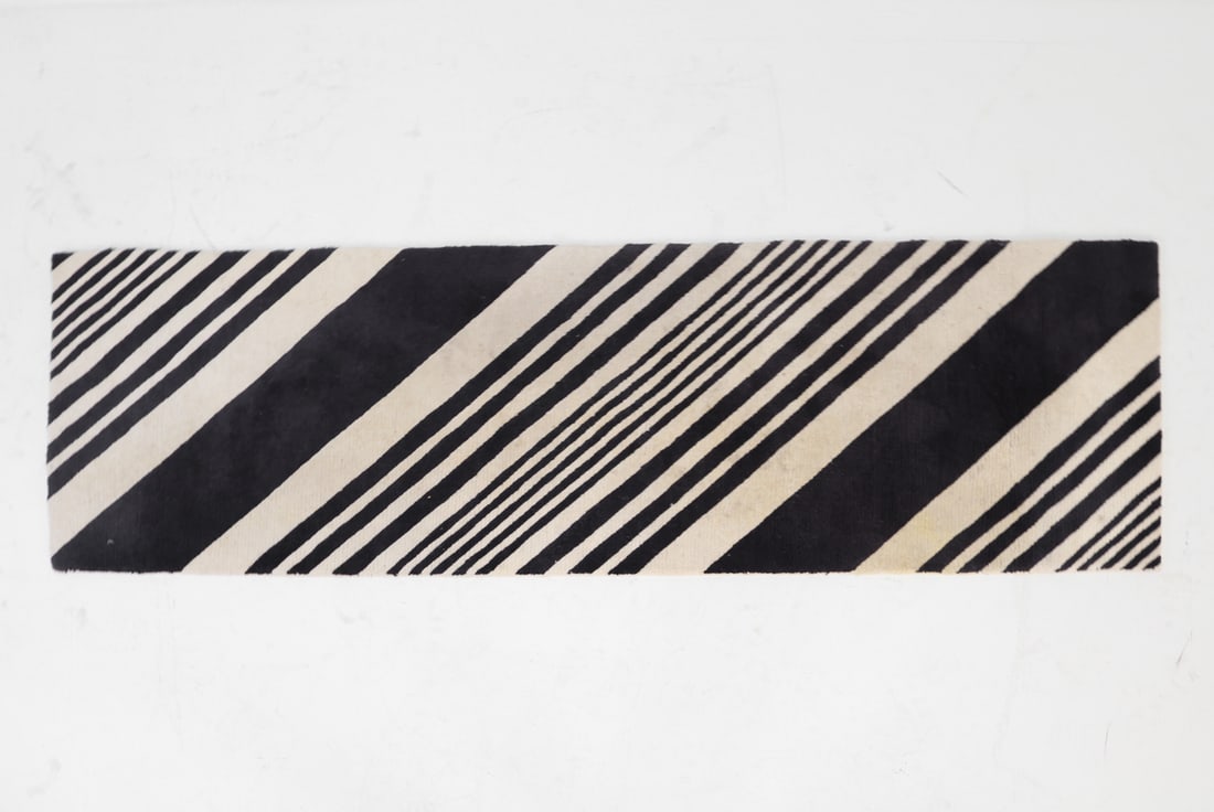 CONTEMPORARY WOOL RUNNER RUG (1 of 11)