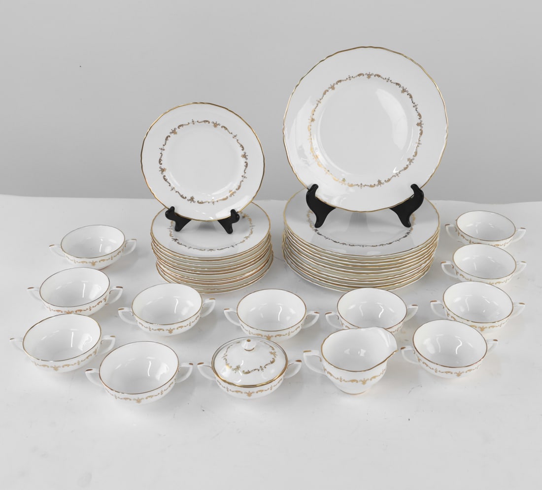 ROYAL WORCESTER PORCELAIN SERVICE (1 of 13)