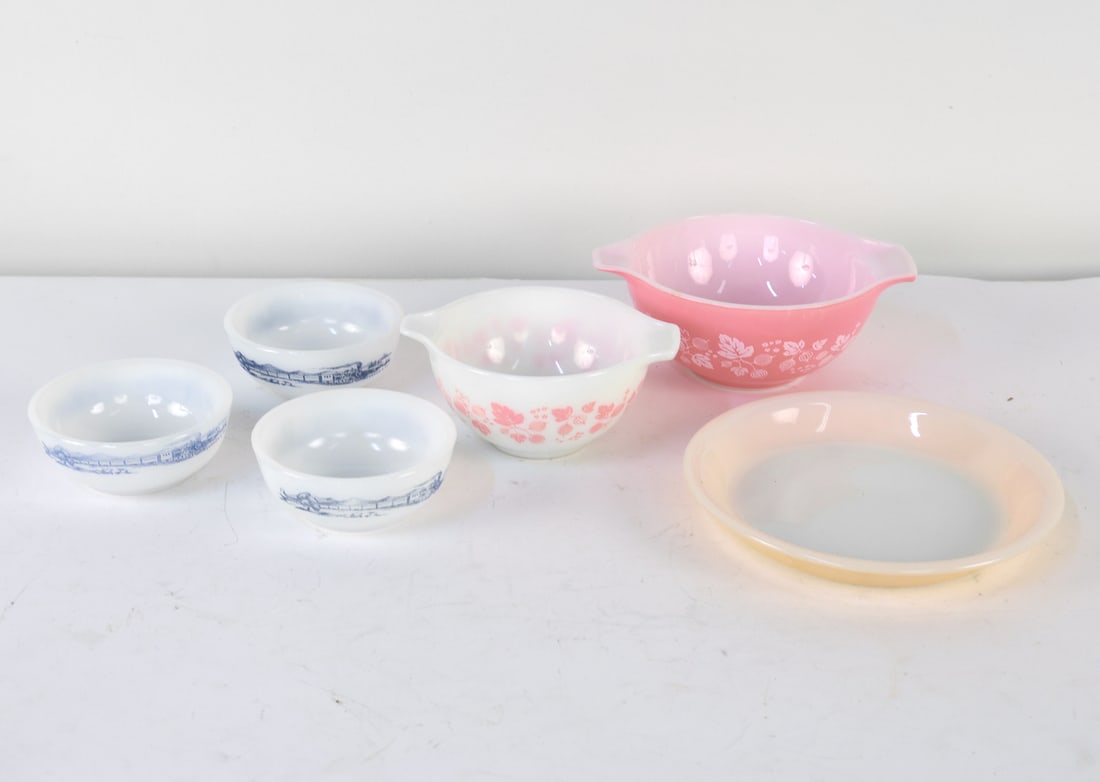 VINTAGE GROUPING INCL. PYREX & GLASBAKE (1 of 9)