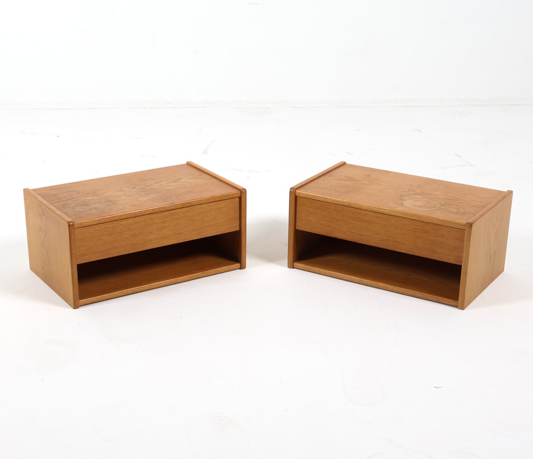 PAIR OF WEGNER STYLE FLOATING OAK NIGHTSTANDS (1 of 12)