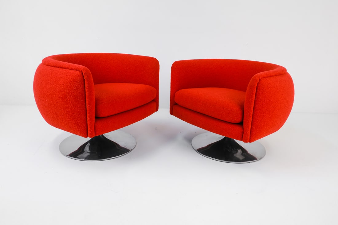 PAIR OF JOSEPH D'URSO KNOLL SWIVEL LOUNGE CHAIRS