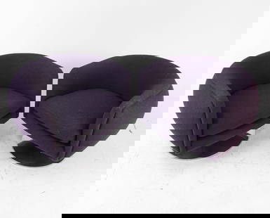 PAIR OF JOSEPH D'URSO KNOLL SWIVEL LOUNGE CHAIRS: Pair of purple swivel lounge chairs by Joseph D'Urso for Knoll Studios. With Knoll plaque on underliner. Polished aluminum bases with purple boucle fabric and adjustable seats. Dimensions: H 25.5" x W