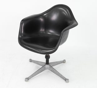 HERMAN MILLER LEATHER SWIVEL CHAIR C. 1960'S