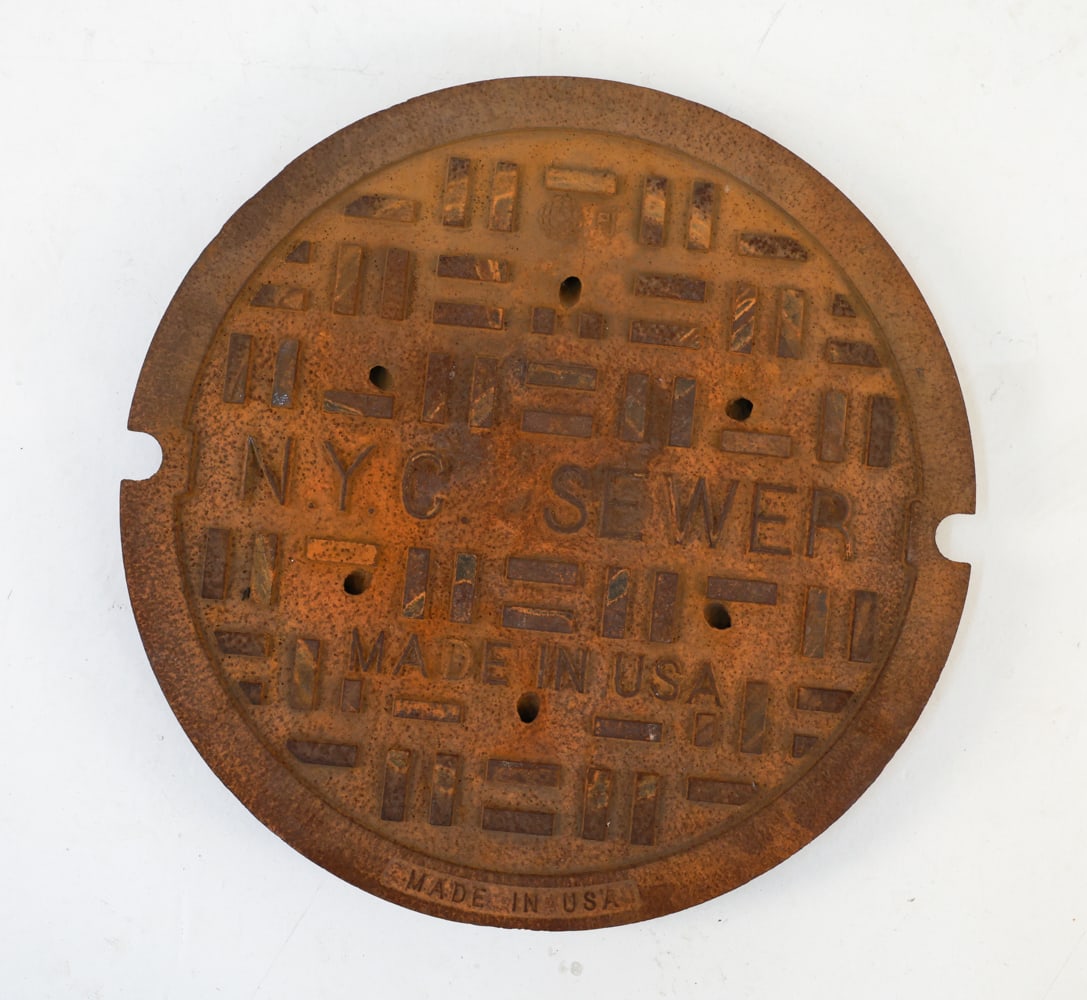 NYC CAST IRON SEWER MANHOLE COVER (1 of 14)