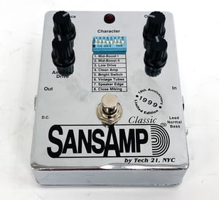 TECH 21. NYC CLASSIC SANSAMP EFFECTS PEDAL