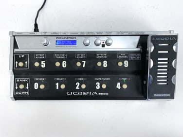 ROCKTRON UTOPIA G300 MULTI-EFFECTS PEDAL