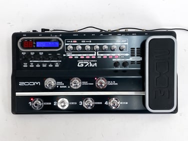 ZOOM GUITAR EFFECTS CONSOLE G7.1UT