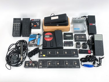 GROUPING OF GUITAR EFFECTS PEDALS & POWER CORDS