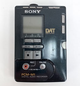 SONY PCM-M1 DIGITAL AUDIO TAPE (DAT) RECORDER