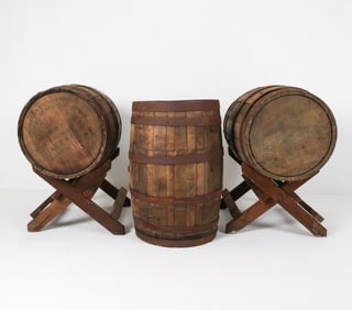 BANDED WOODEN BOURBON WHISKEY BARRELS