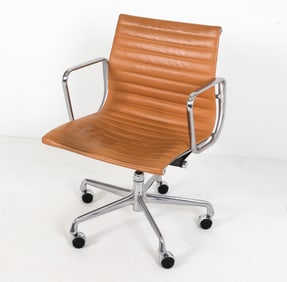 HERMAN MILLER EAMES ALUMINUM GROUP CHAIR