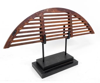 DECORATIVE WOODEN MOLD WITH STAND
