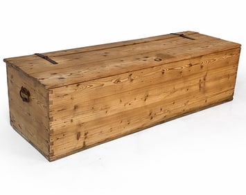 SCANDINAVIAN PINE BLANKET CHEST